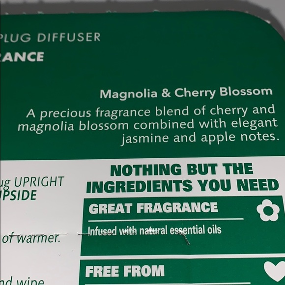 Air Wick Scented Oil, 1 Warmer & 9 Refills - Picture 5 of 12